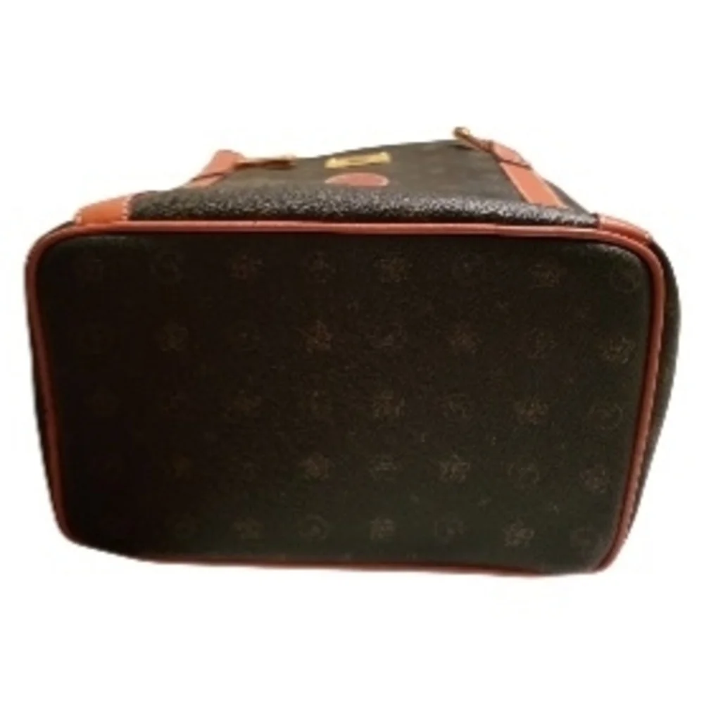 Monte Carlo Di Filanti Crossbody Bucket Bag. - Picture 9 of 11